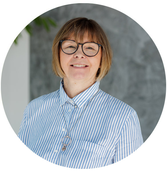 Mitarbeiterin beim Institut für tragende Kunststoffkonstruktionen GmbH (ISP)