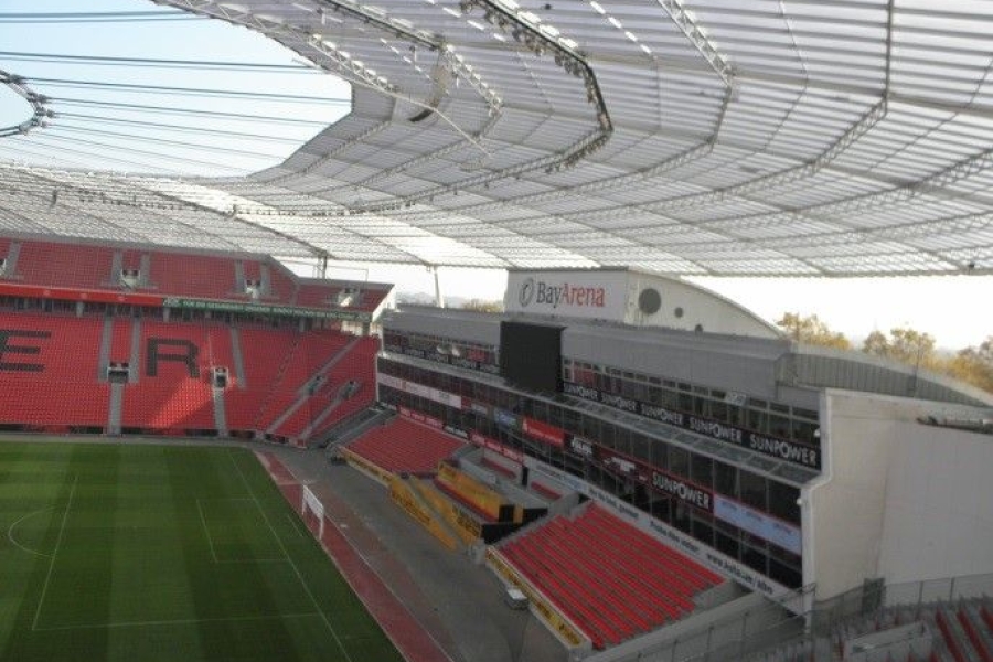 jpeg-optimizer_Stegplatte PC Polycarbonat Stadion Überdachung